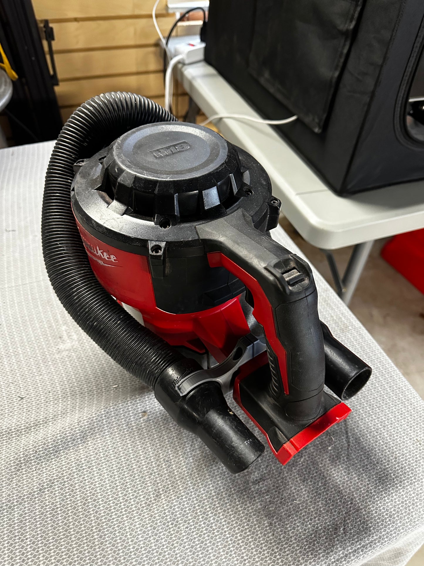 M18 Compact Vac Hose Storage