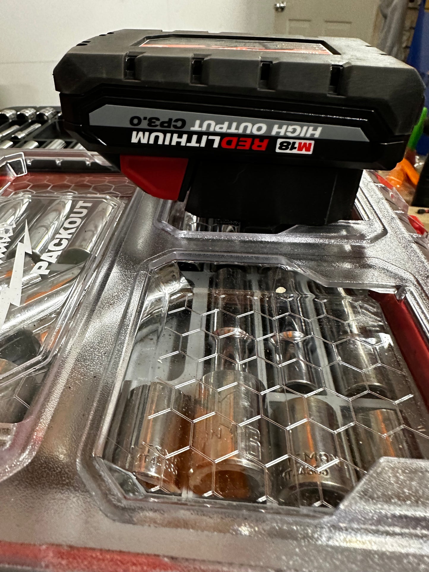 Packout M18 Battery Hanger